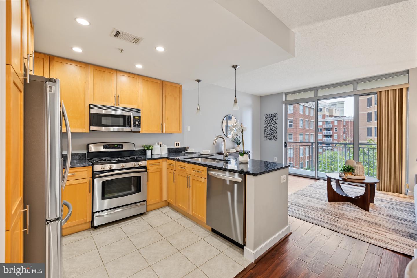 820 N Pollard St #410 Property Photo 3