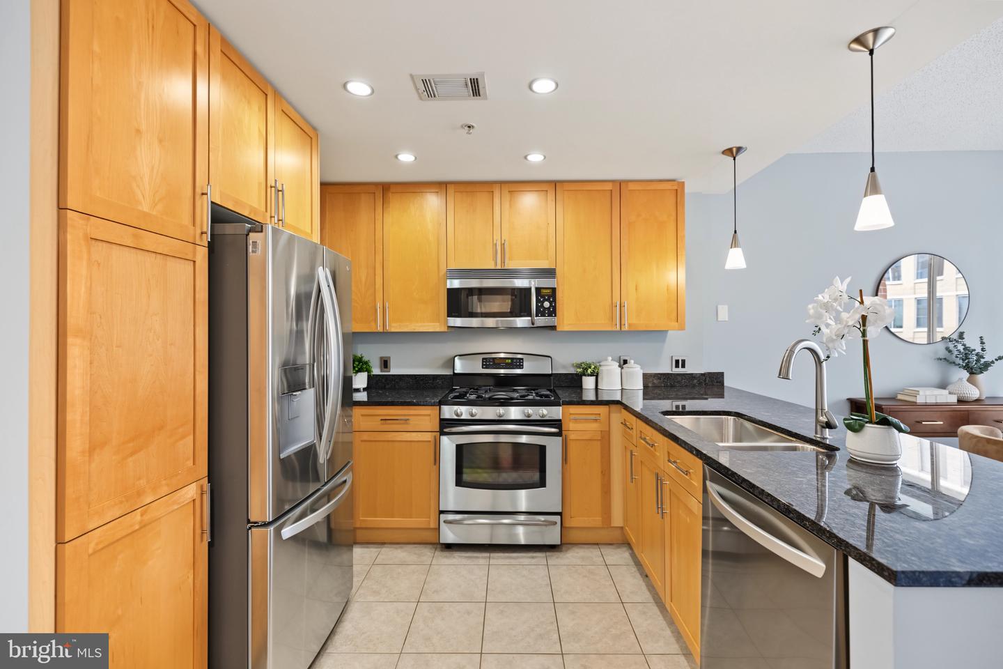 820 N Pollard St #410 Property Photo 4