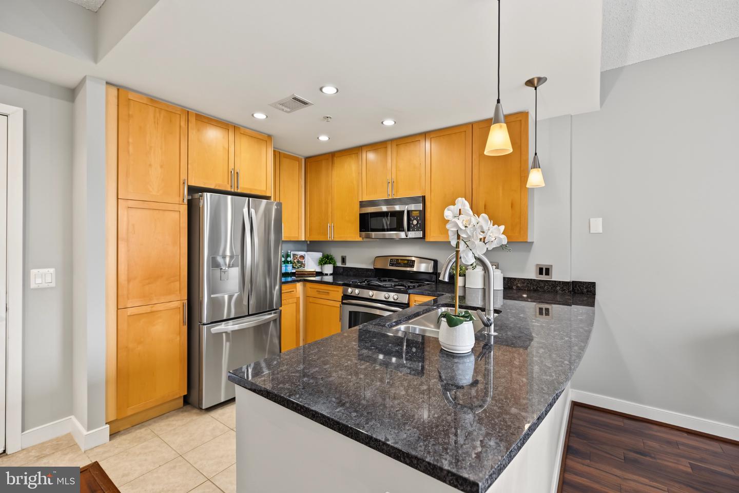 820 N Pollard St #410 Property Photo 5