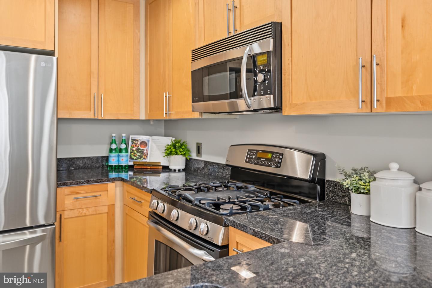 820 N Pollard St #410 Property Photo 7