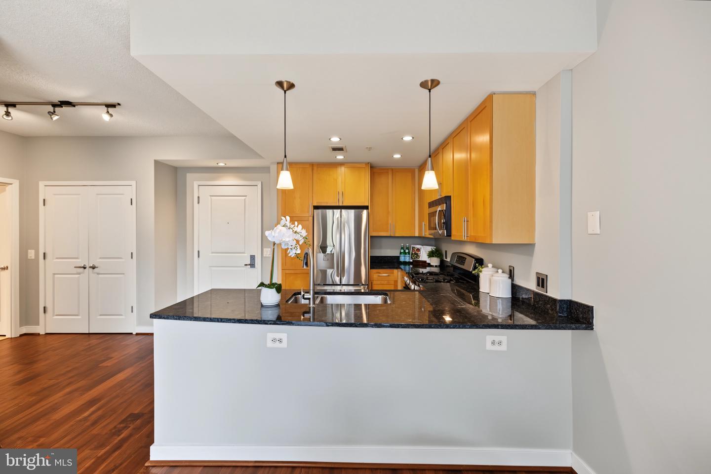 820 N Pollard St #410 Property Photo 8