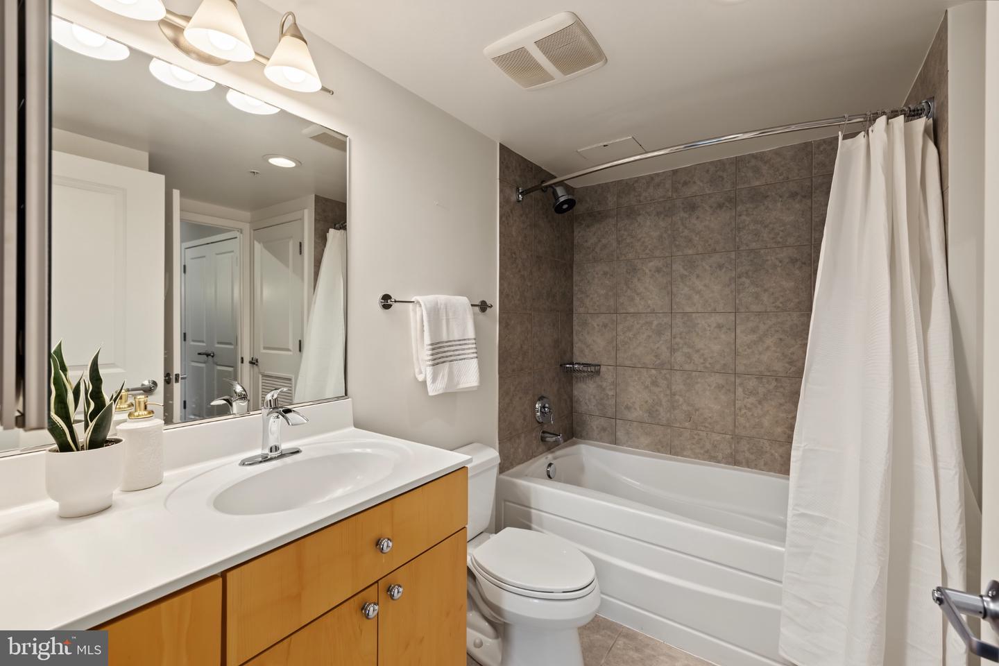 820 N Pollard St #410 Property Photo 22