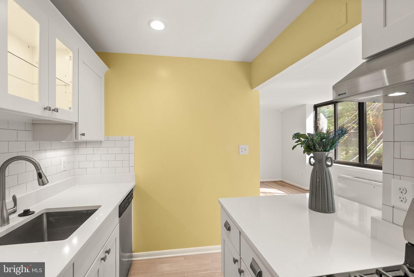 4390 Lorcom Ln #206 Property Photo 21