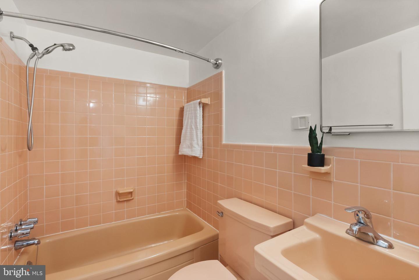 4390 Lorcom Ln #206 Property Photo 26