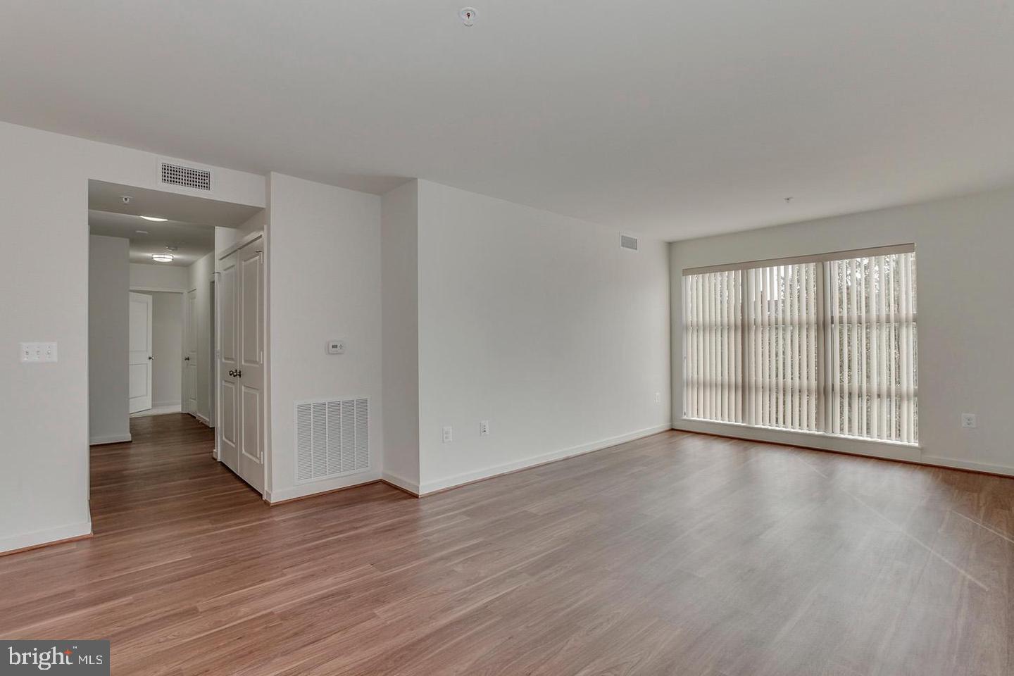 905 Jackson N #404 Property Photo 10