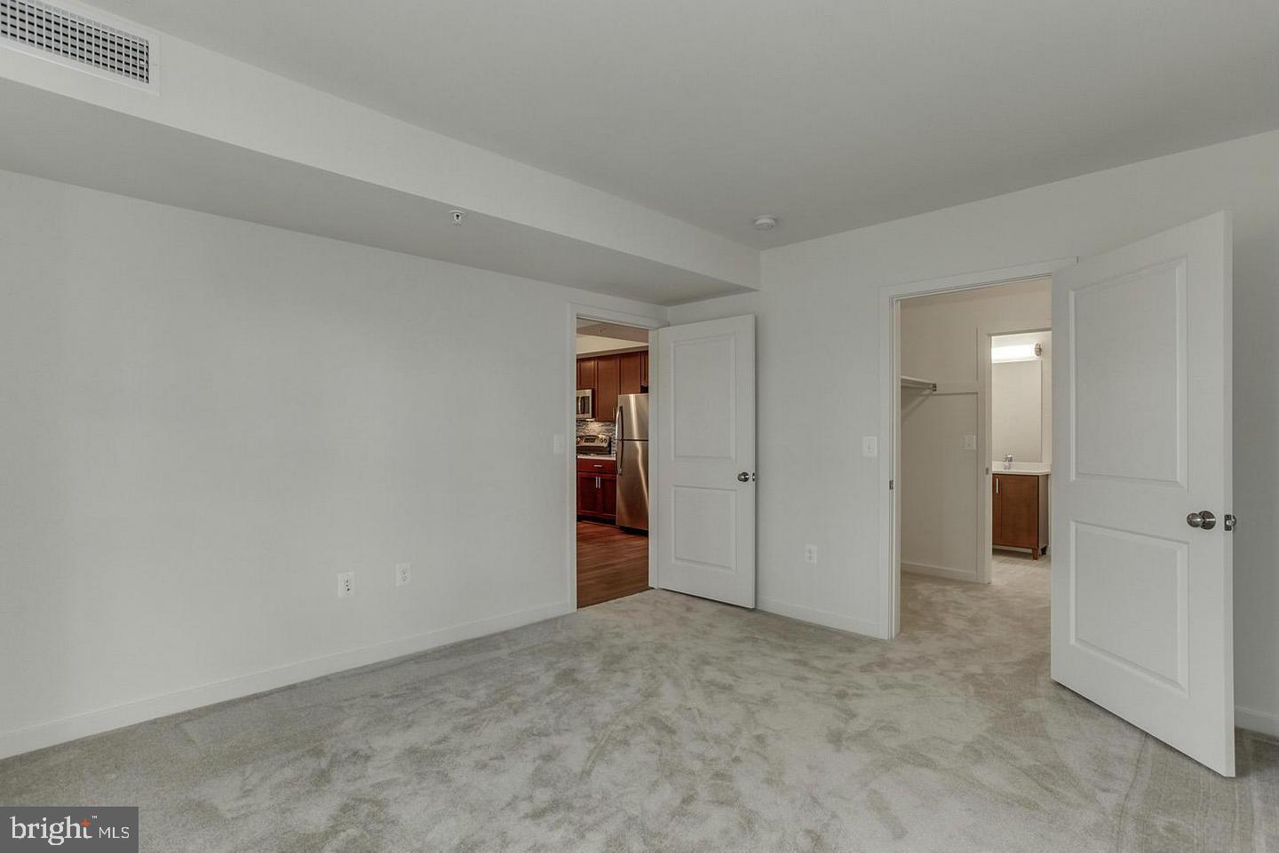 905 Jackson N #404 Property Photo 13