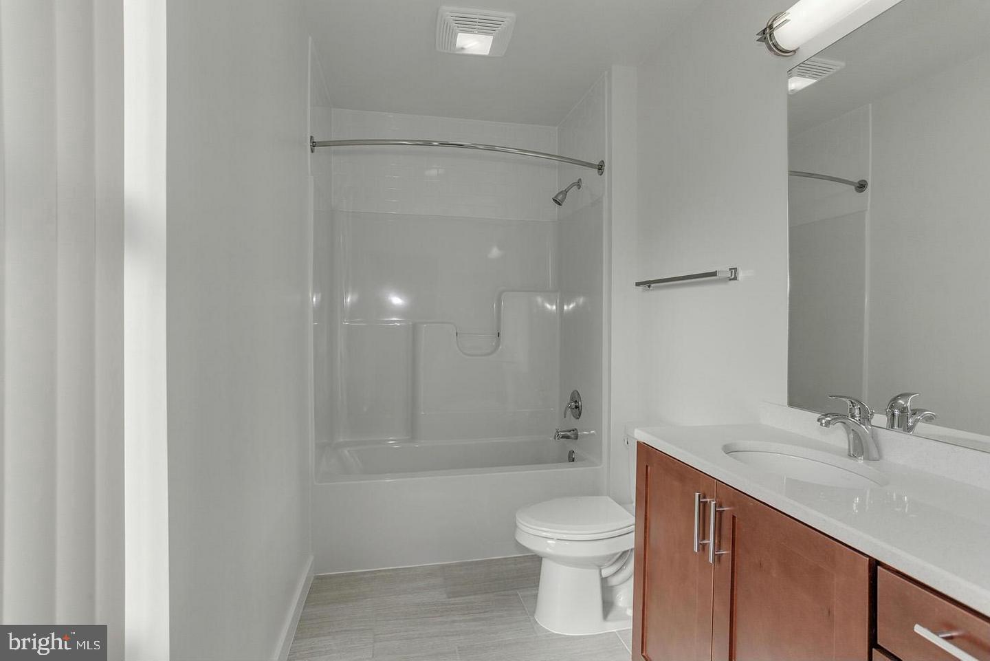 905 Jackson N #404 Property Photo 14