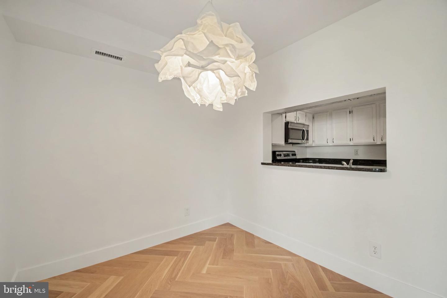 2400 Clarendon Blvd #415 Property Photo 5
