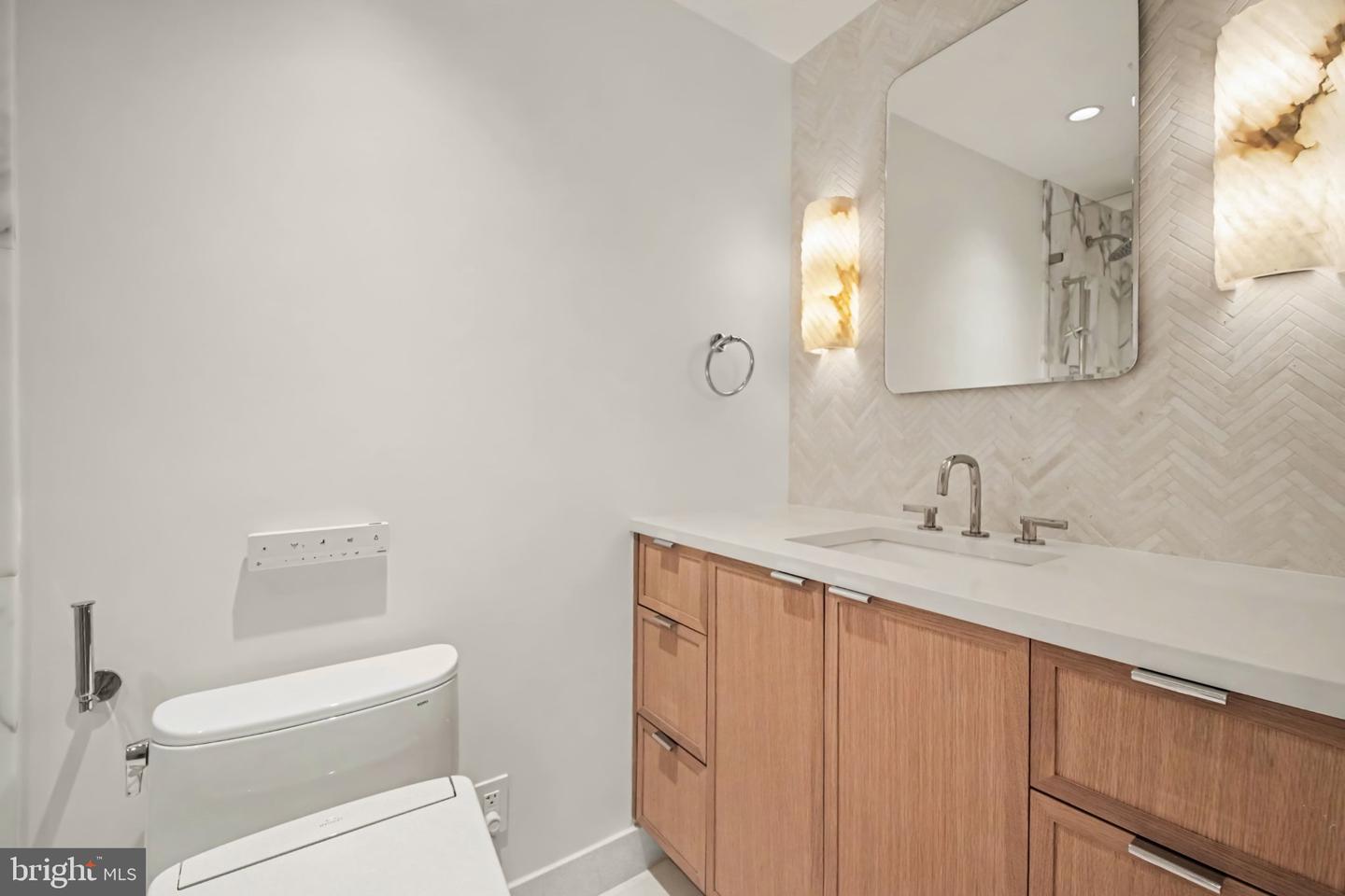 2400 Clarendon Blvd #415 Property Photo 10