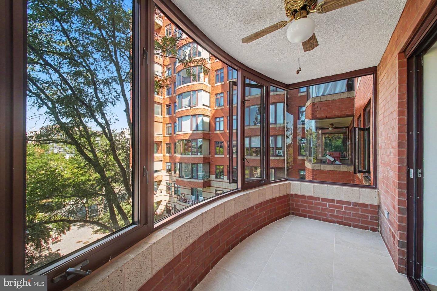 2400 Clarendon Blvd #415 Property Photo 14