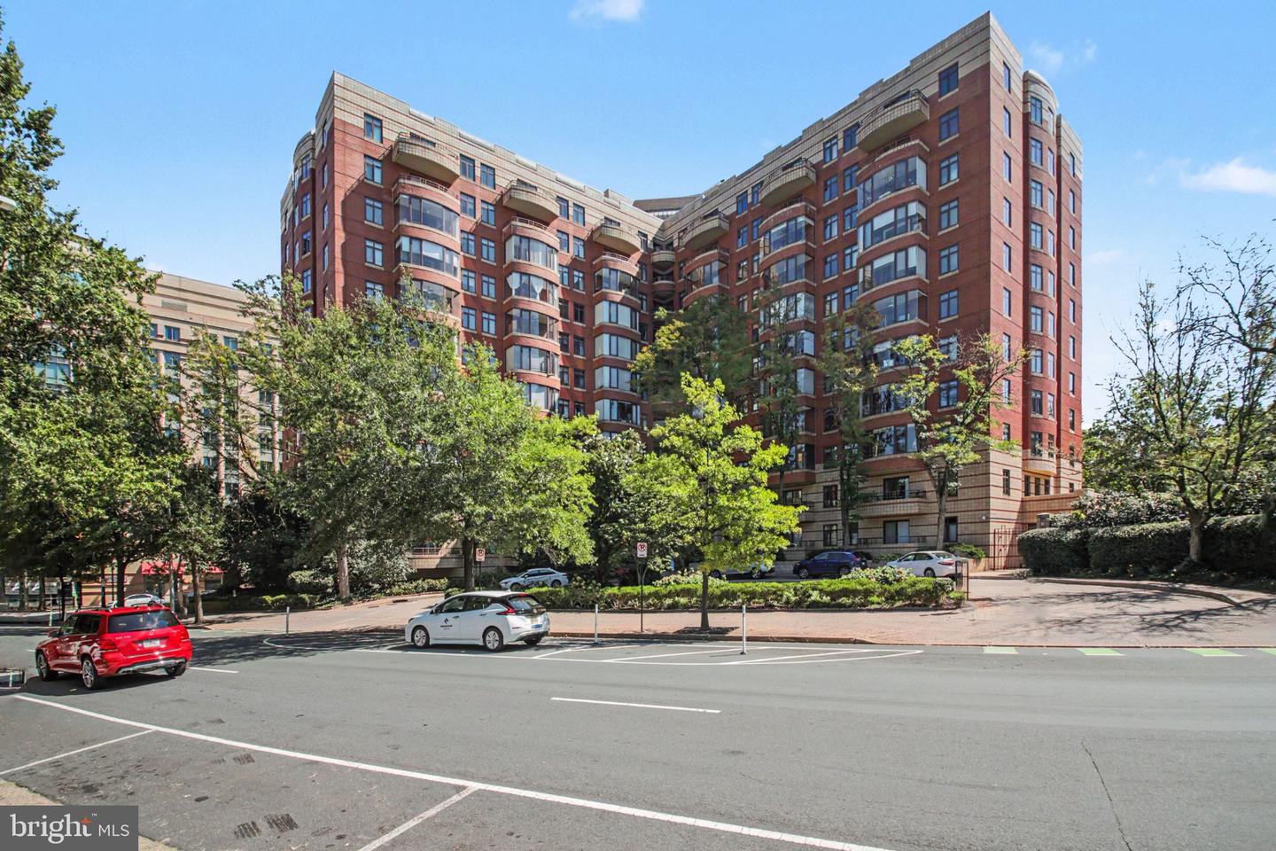 2400 Clarendon Blvd #415 Property Photo 25