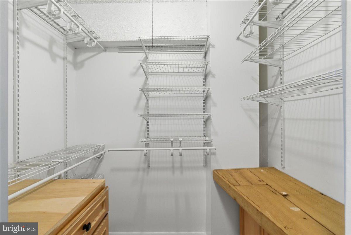 2030 N Adams St #1209 Property Photo 18