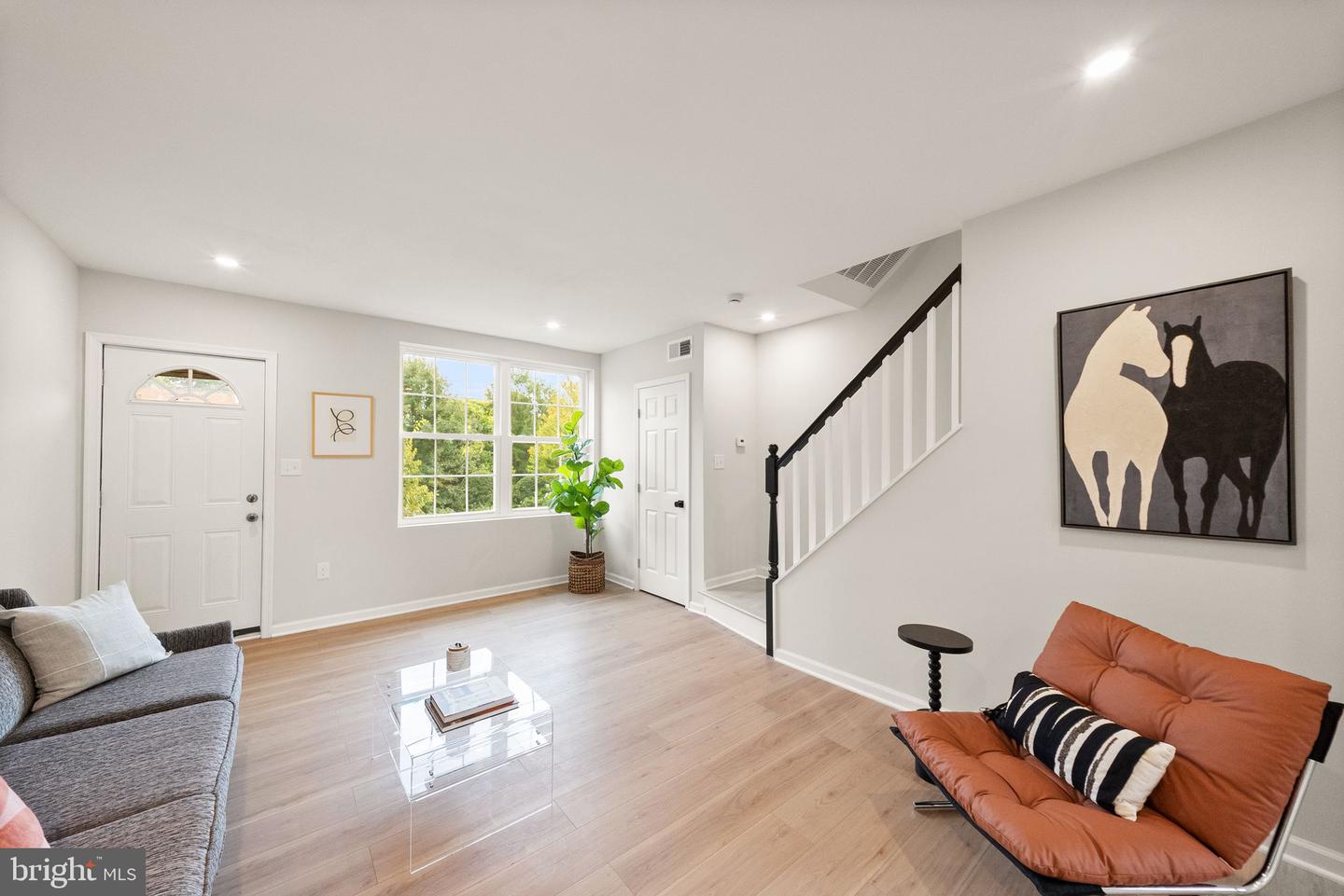 1400 S Edgewood St #521 Property Photo 11
