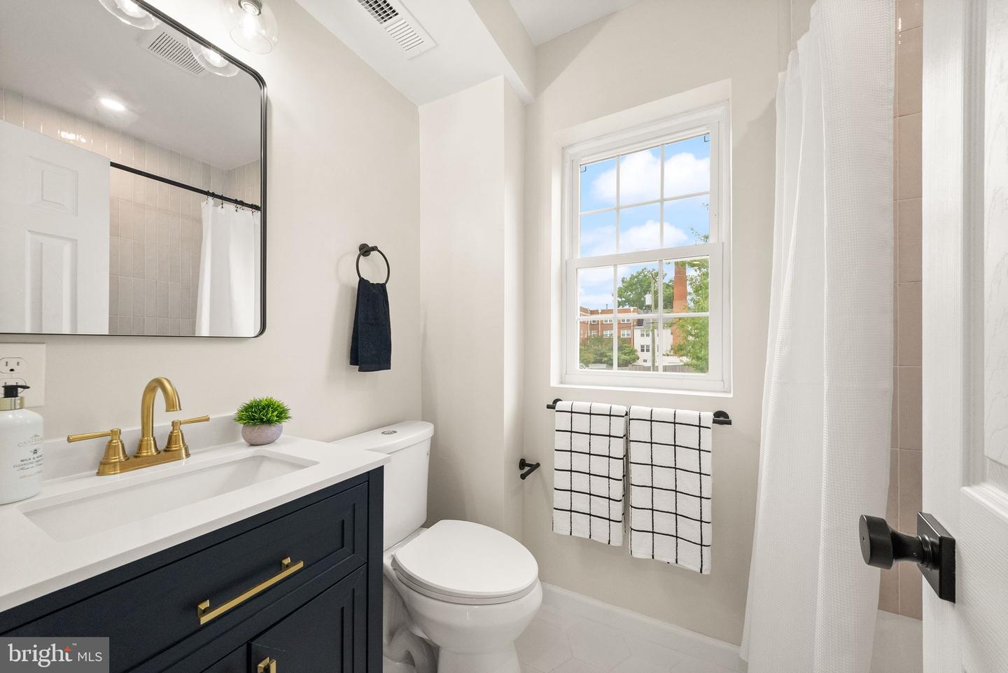 1400 S Edgewood St #521 Property Photo 27
