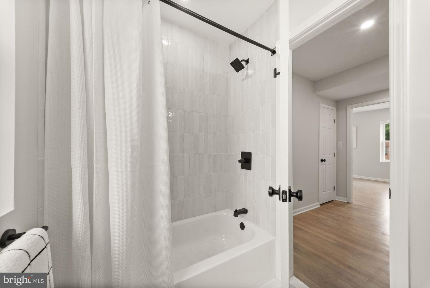 1400 S Edgewood St #521 Property Photo 28