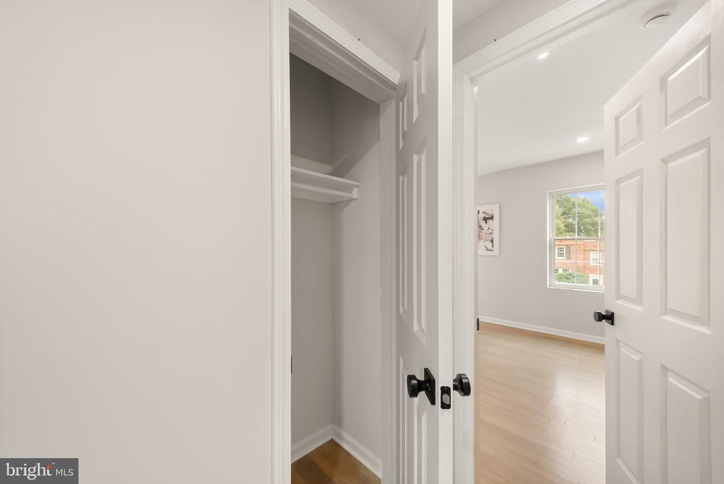 1400 S Edgewood St #521 Property Photo 32