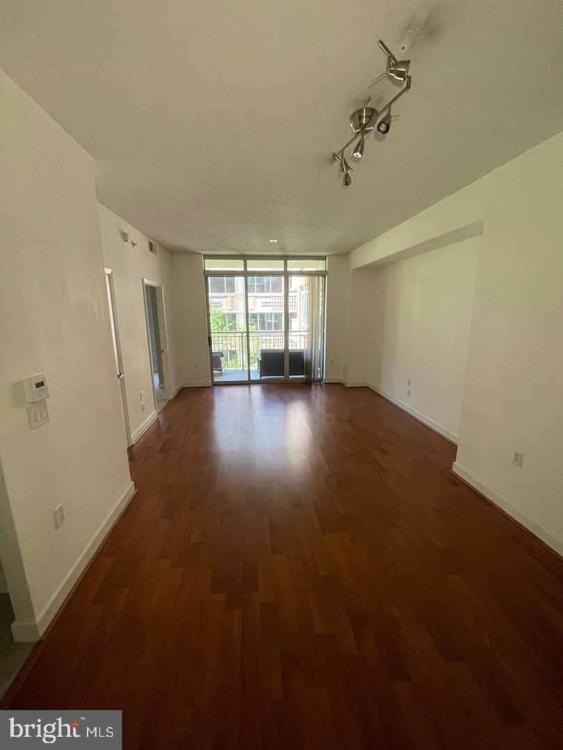 820 N Pollard St #515 Property Photo 4