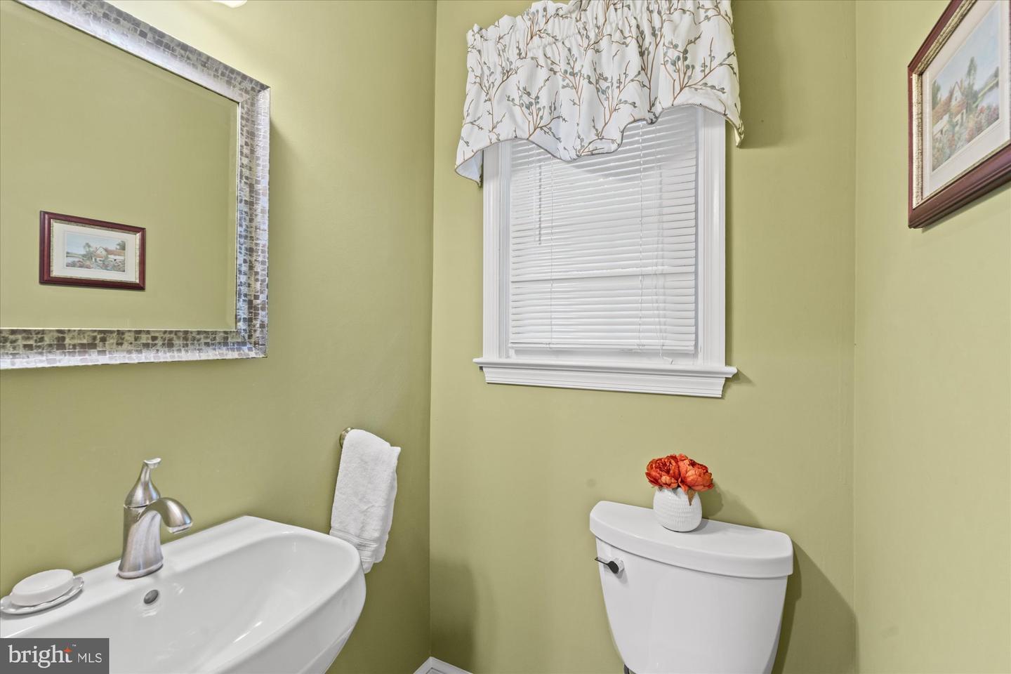 2229 N Quantico St Property Photo 22