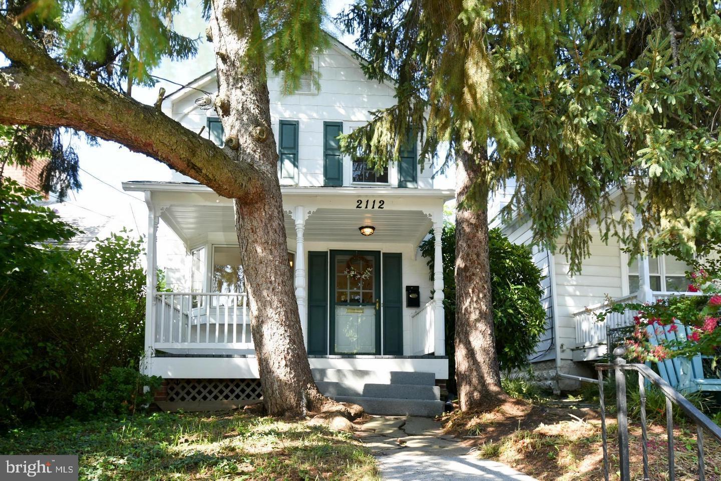 2112 N EDISON ST N Property Photo 1
