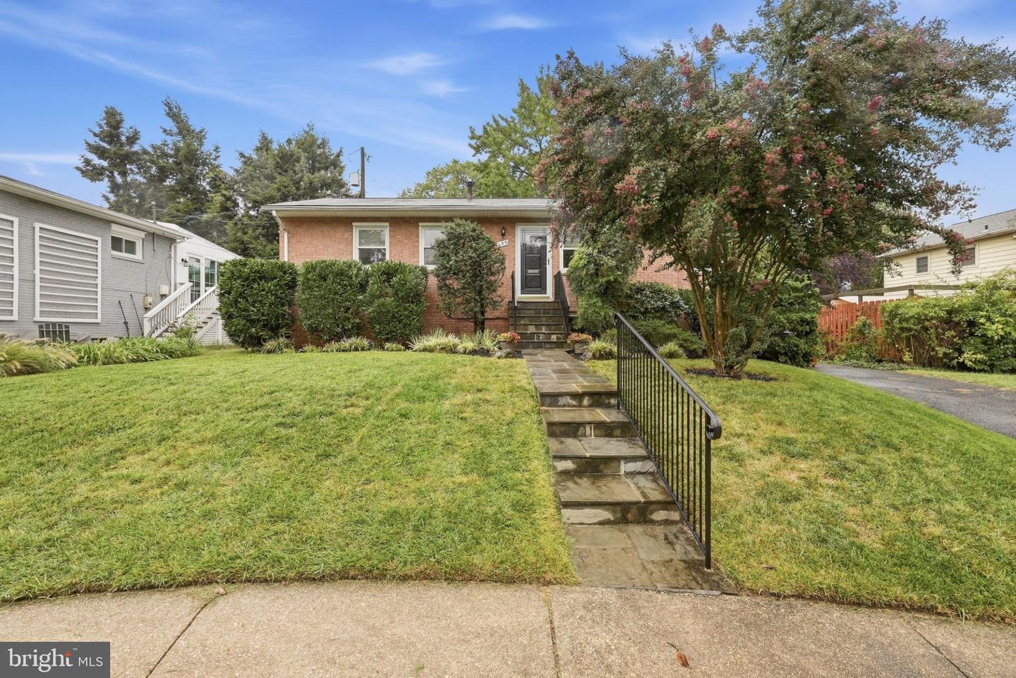 620 S Ivy St Property Photo 2