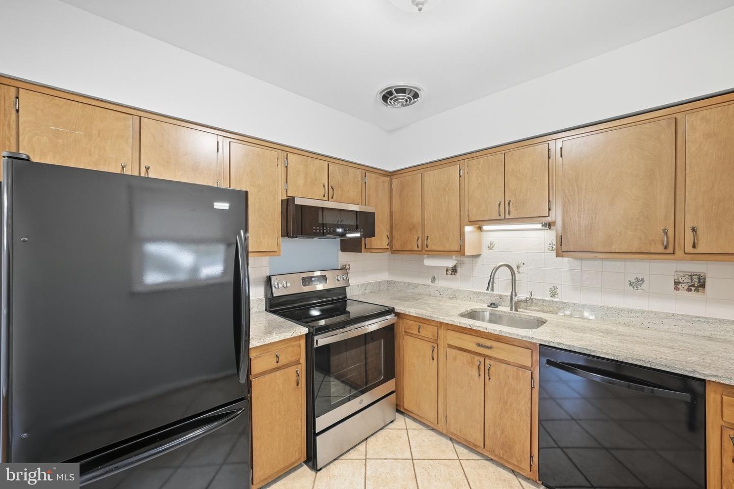620 S Ivy St Property Photo 12