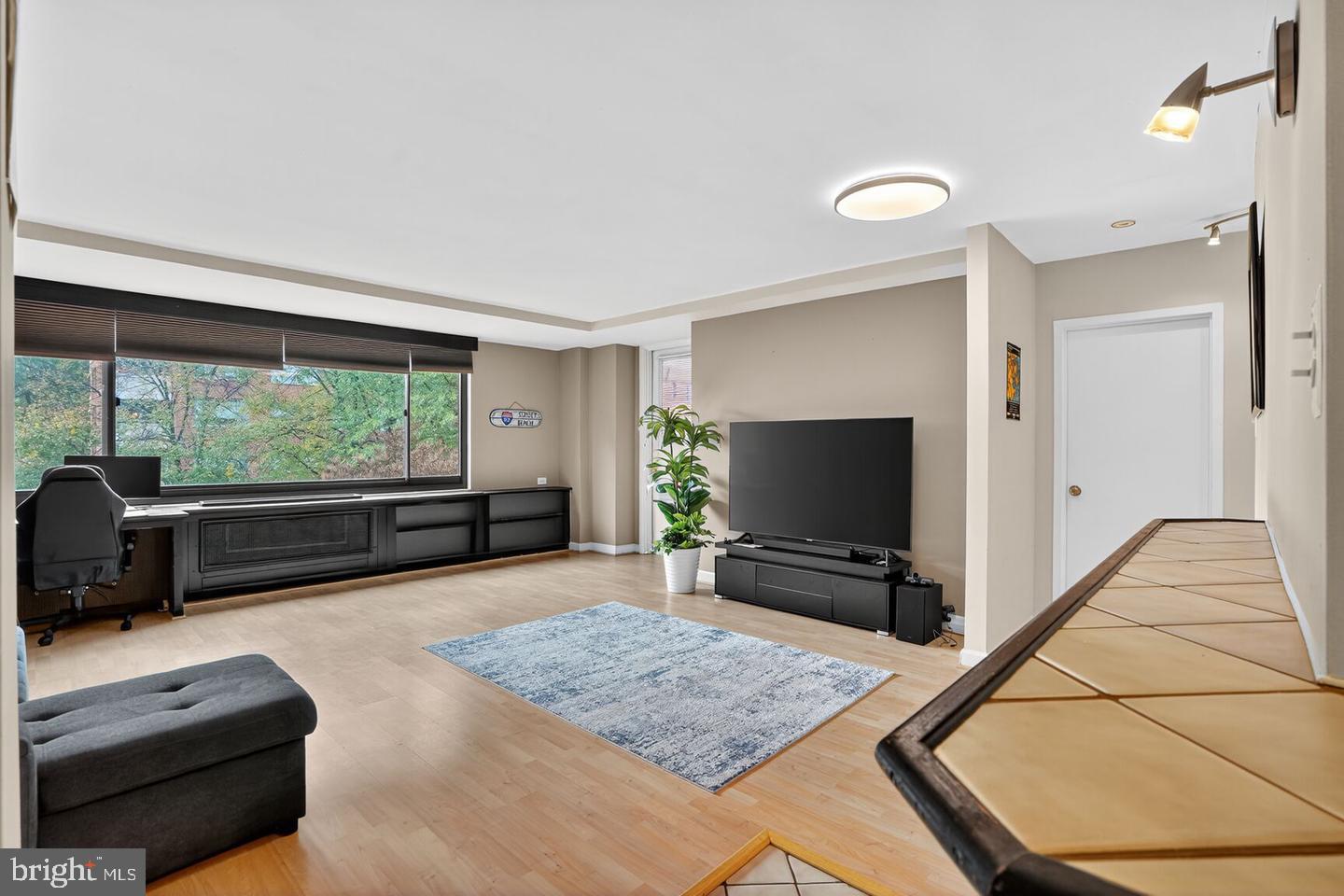 1021 Arlington Blvd #643 Property Photo 4