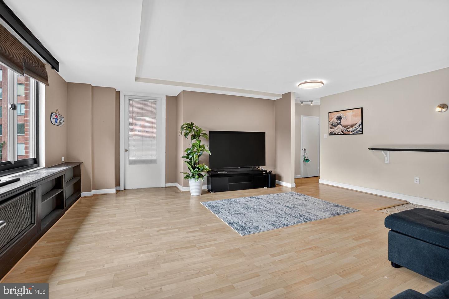 1021 Arlington Blvd #643 Property Photo 6