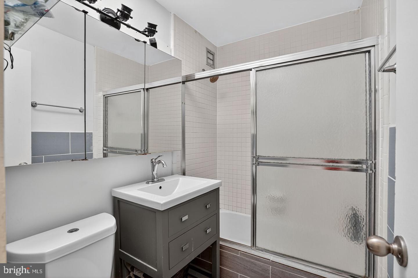 1021 Arlington Blvd #643 Property Photo 14