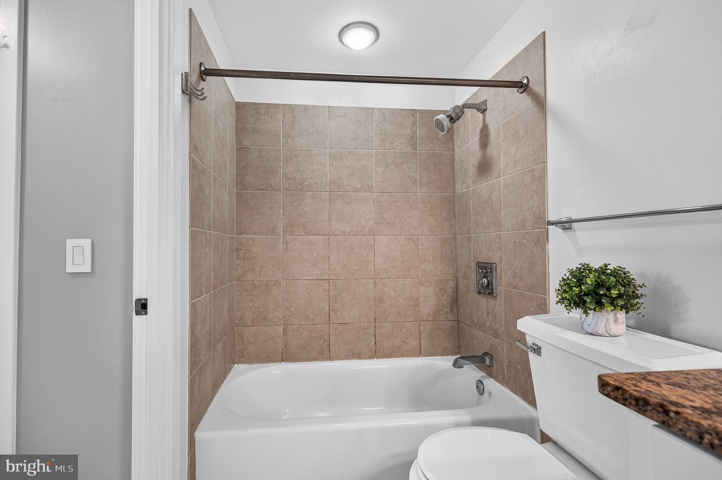 888 N Quincy St #804 Property Photo 18