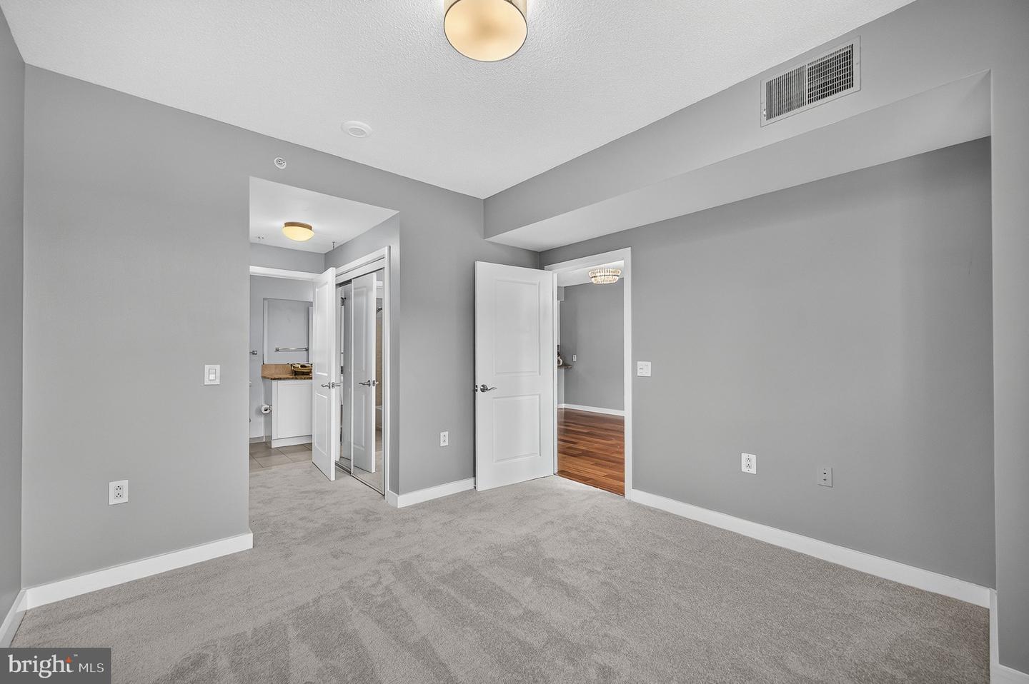 888 N Quincy St #804 Property Photo 21