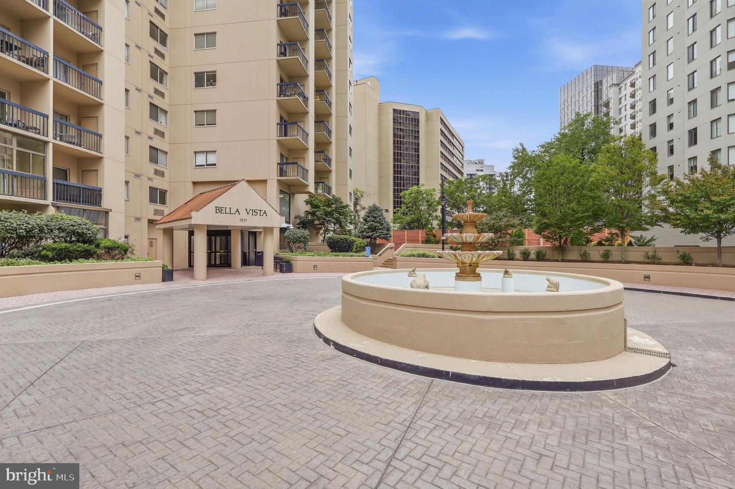 1211 S Eads St #405 Property Photo 1