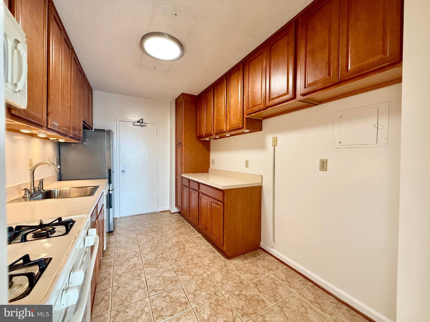 4141 N Henderson Rd #1007 Property Photo 8