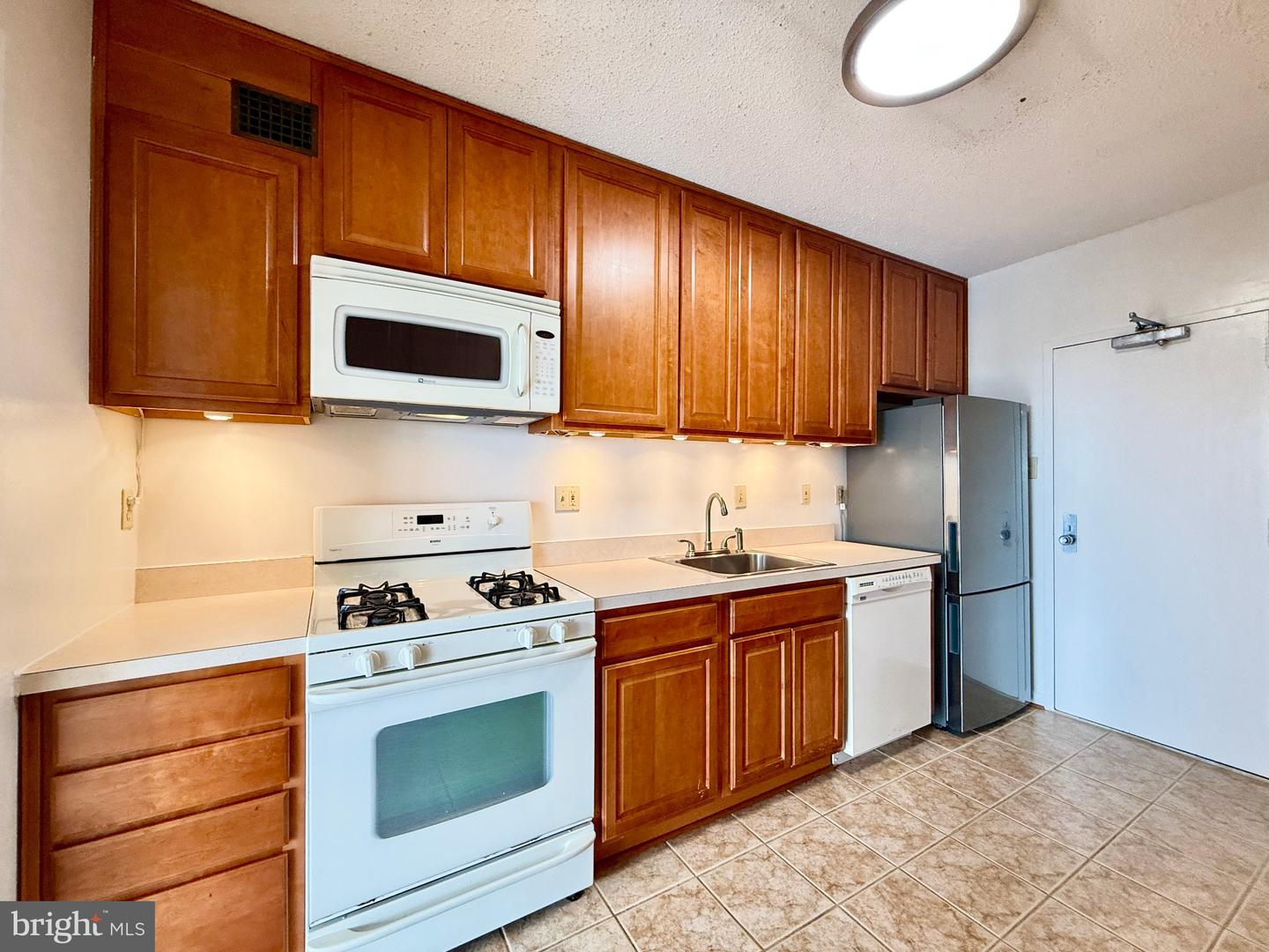 4141 N Henderson Rd #1007 Property Photo 11