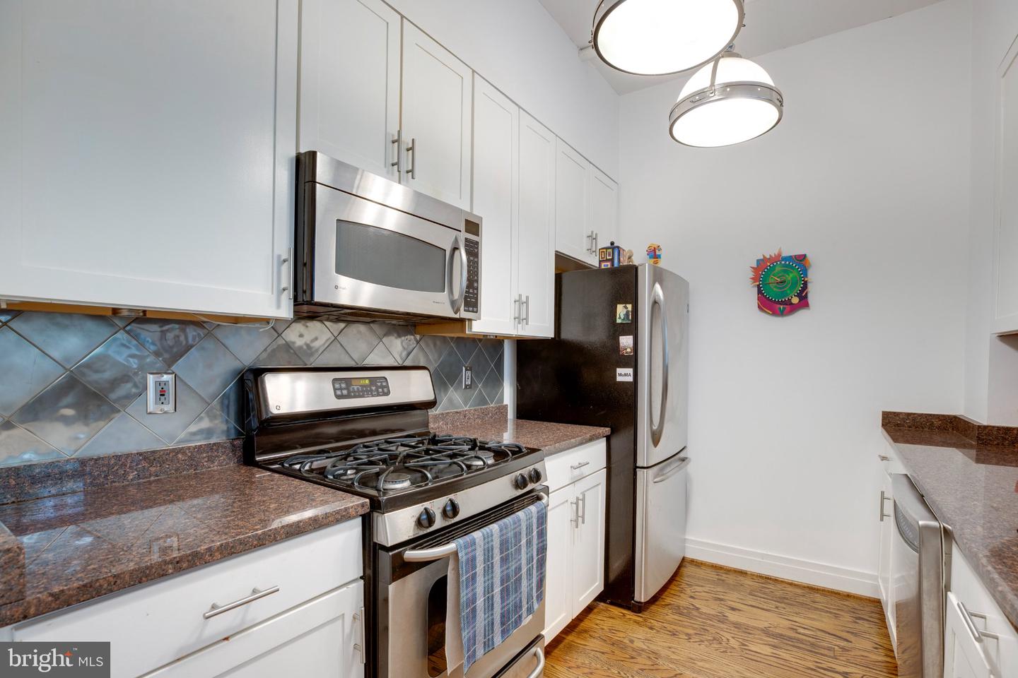 1205 N Garfield St #301 Property Photo 11