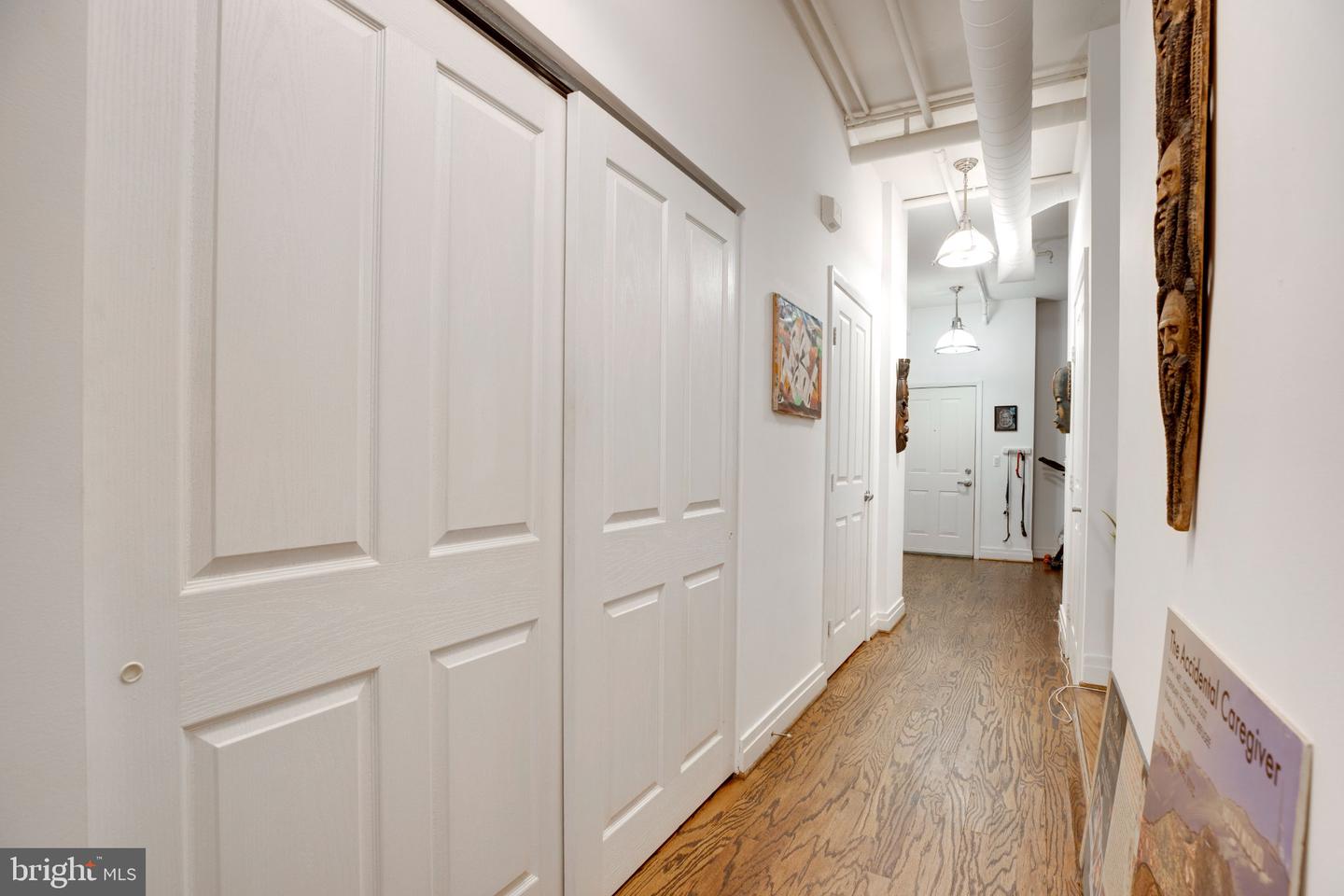 1205 N Garfield St #301 Property Photo 26
