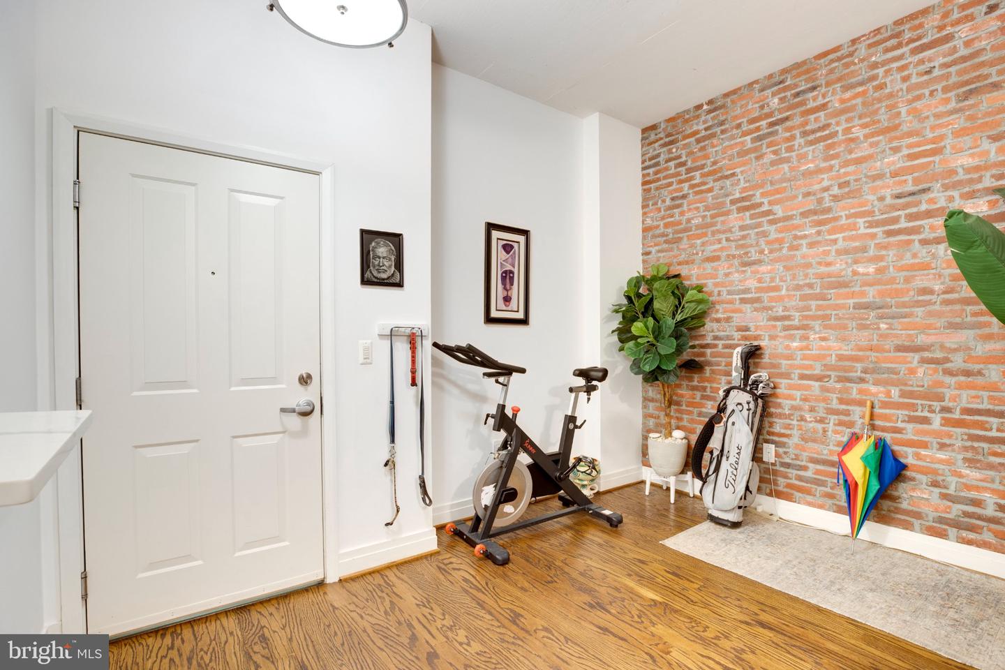 1205 N Garfield St #301 Property Photo 27
