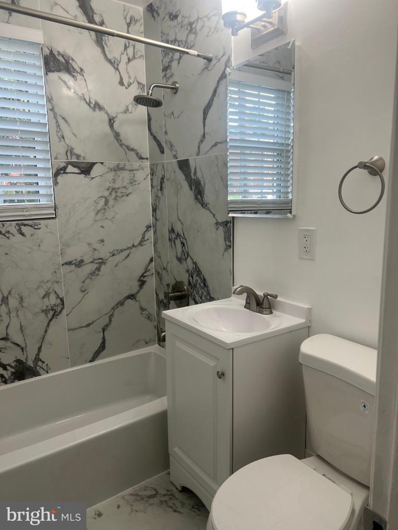 5720 Washington Blvd #4 Property Photo 11