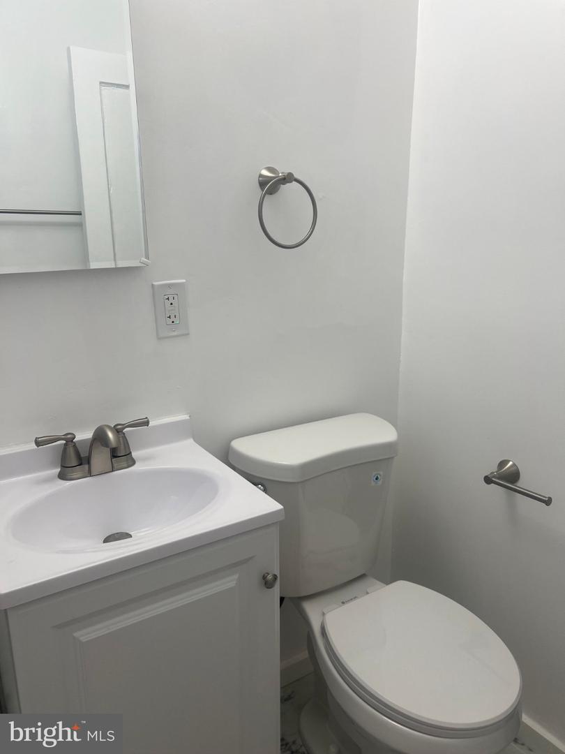 5720 Washington Blvd #4 Property Photo 14