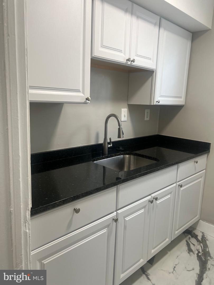 5720 Washington Blvd #4 Property Photo 17