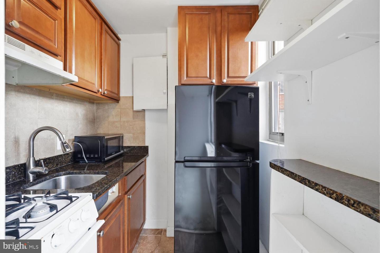 1121 Arlington Blvd #634 Property Photo 4