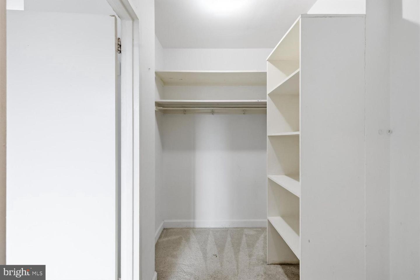 1121 Arlington Blvd #634 Property Photo 5