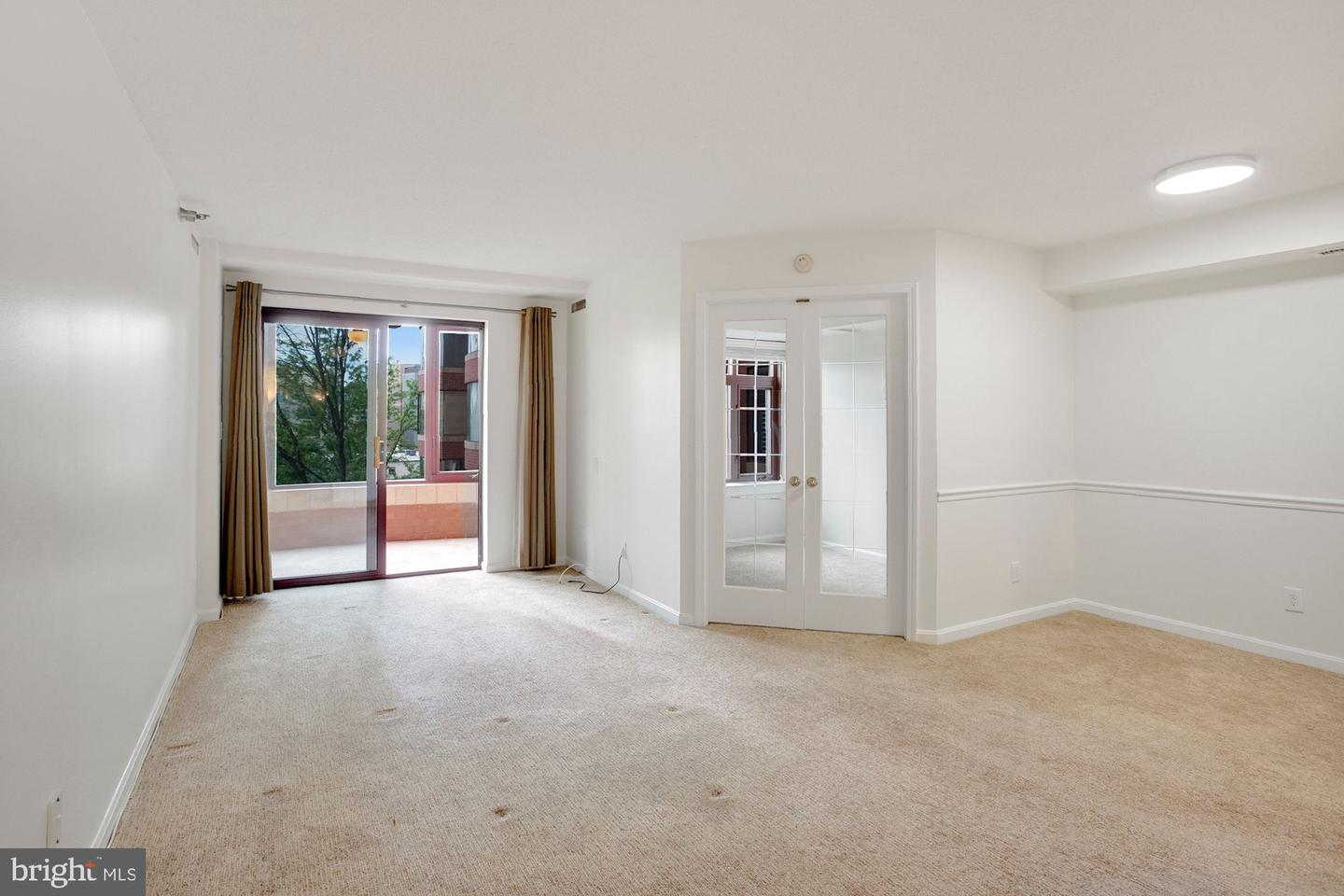 2400 Clarendon Blvd #516 Property Photo 4