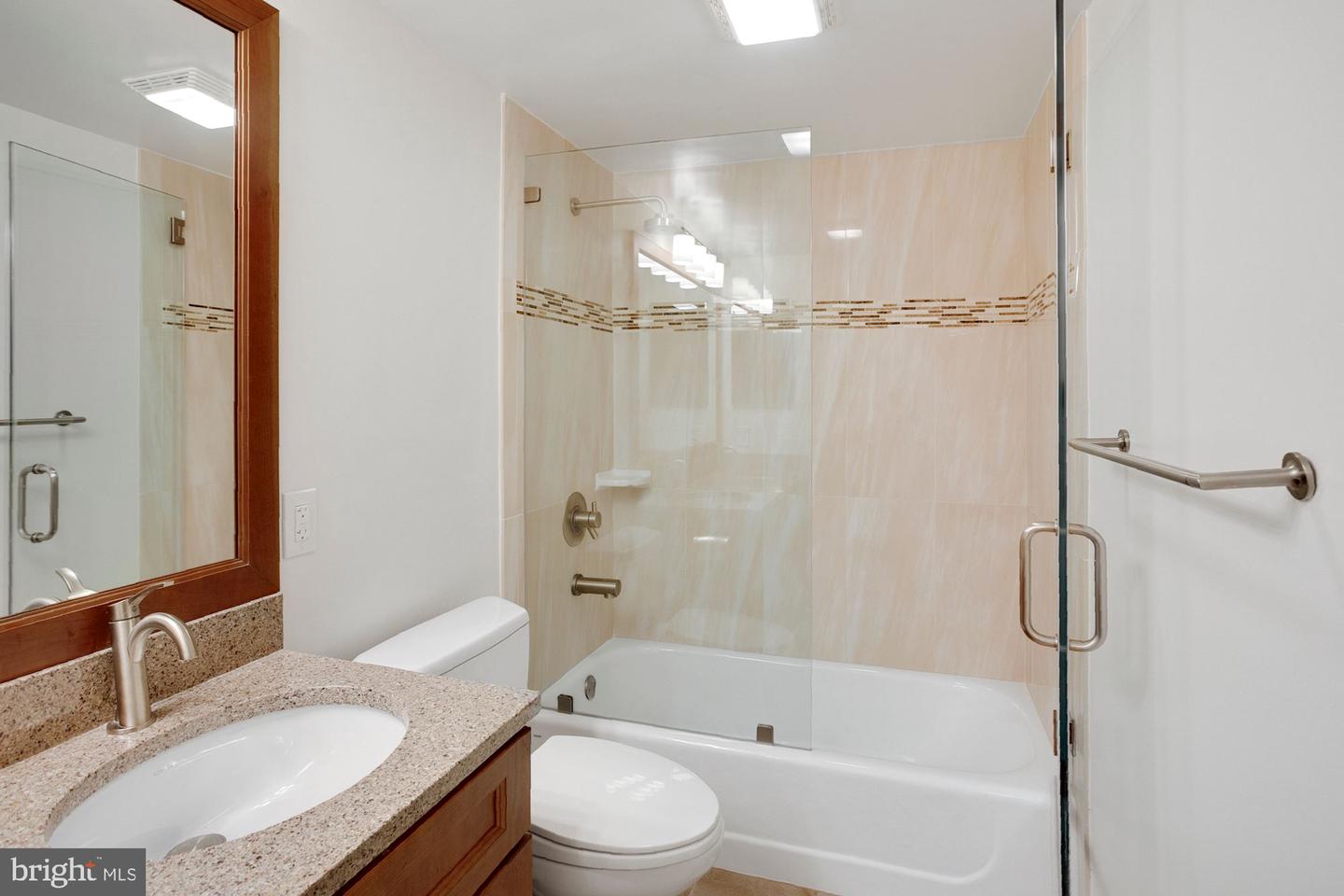 2400 Clarendon Blvd #516 Property Photo 5