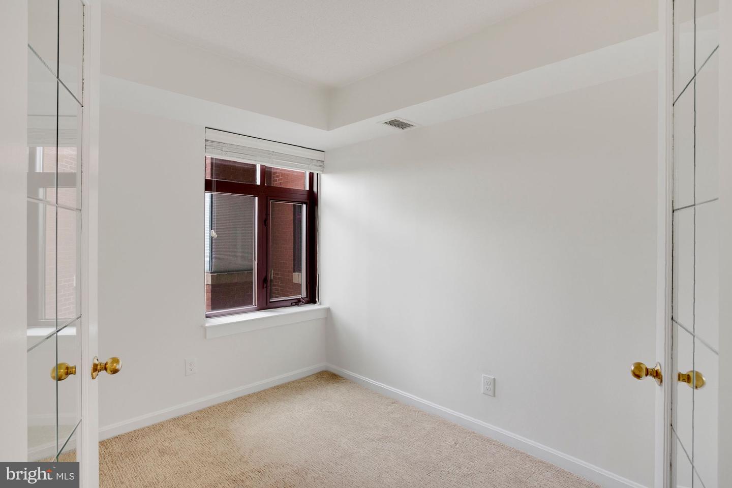 2400 Clarendon Blvd #516 Property Photo 7