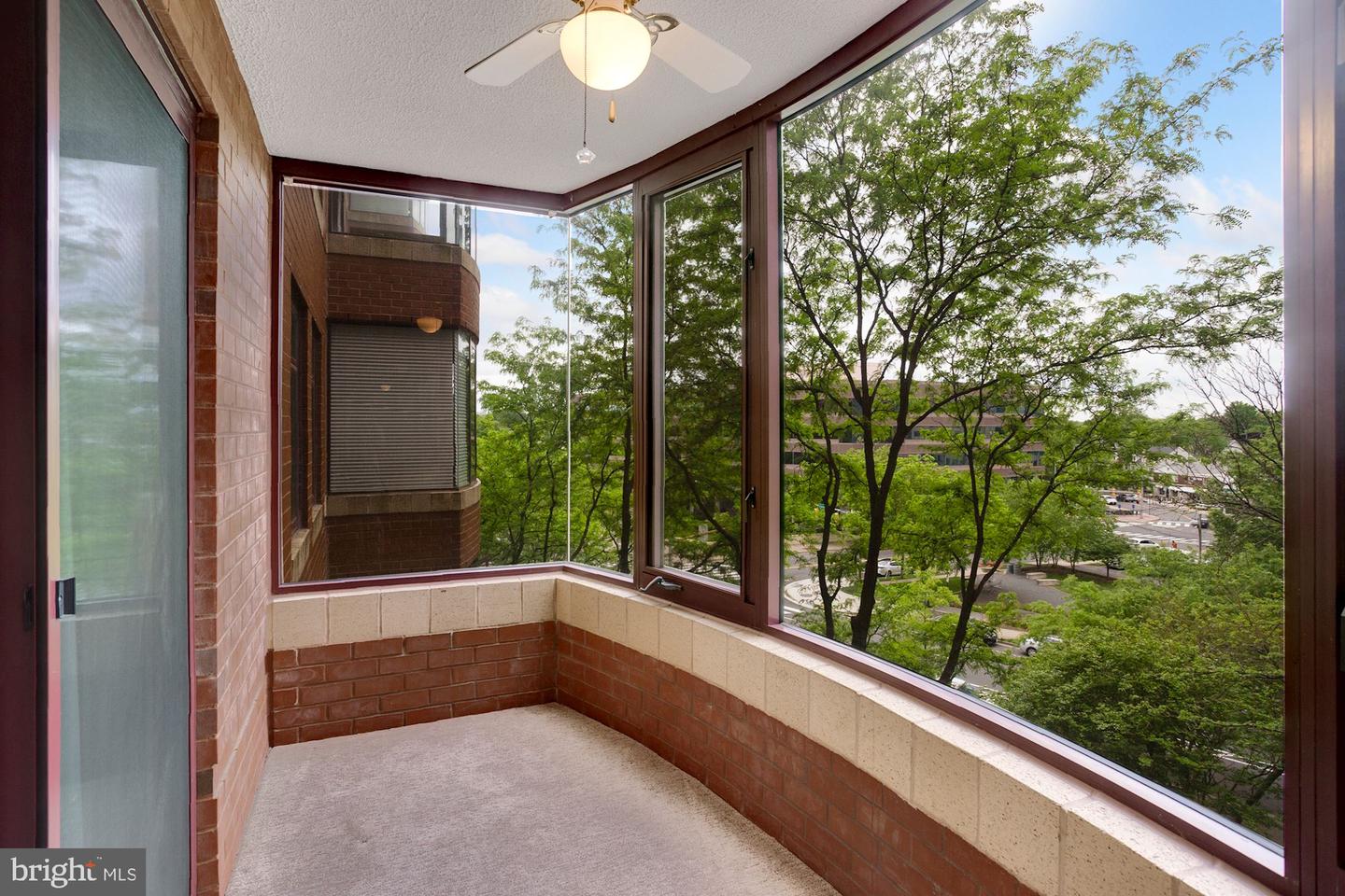2400 Clarendon Blvd #516 Property Photo 8