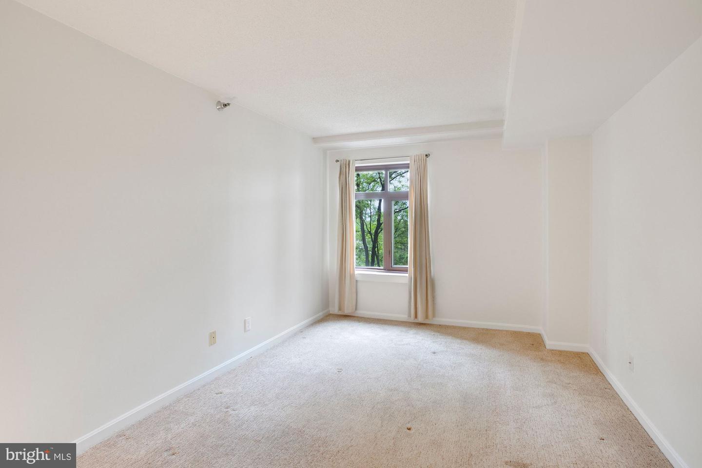 2400 Clarendon Blvd #516 Property Photo 10