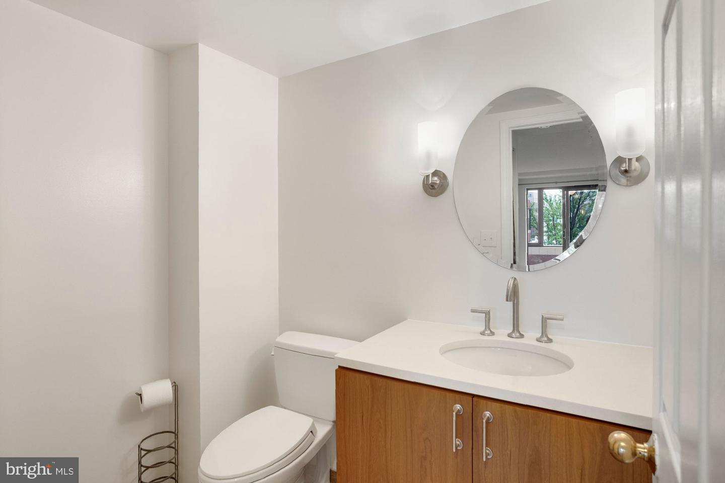 2400 Clarendon Blvd #516 Property Photo 13