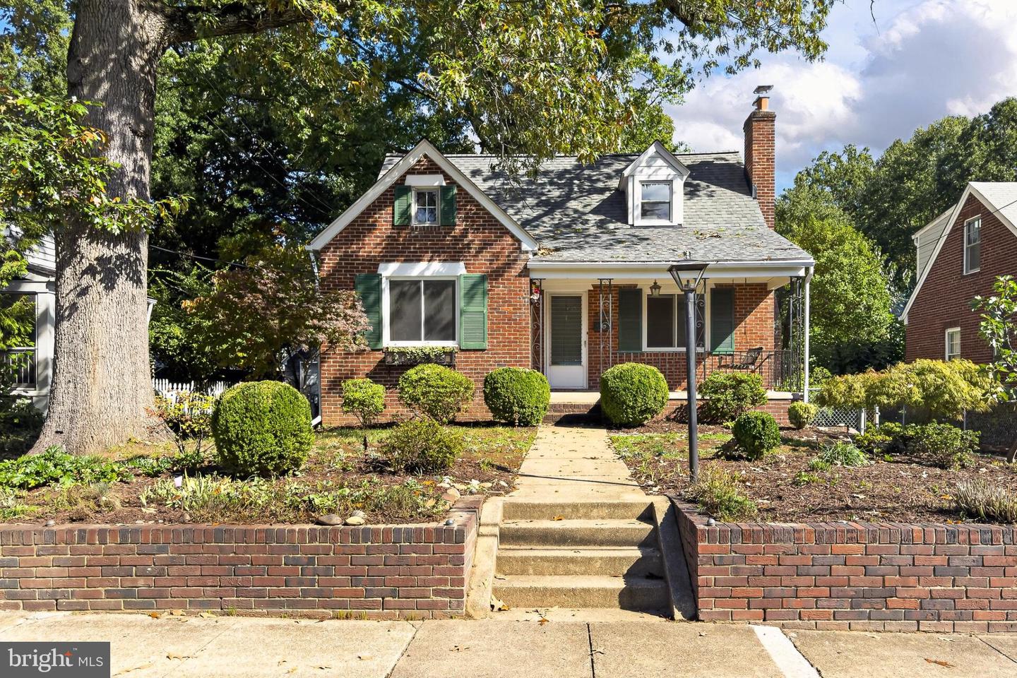 4645 5th St S Property Photo 1