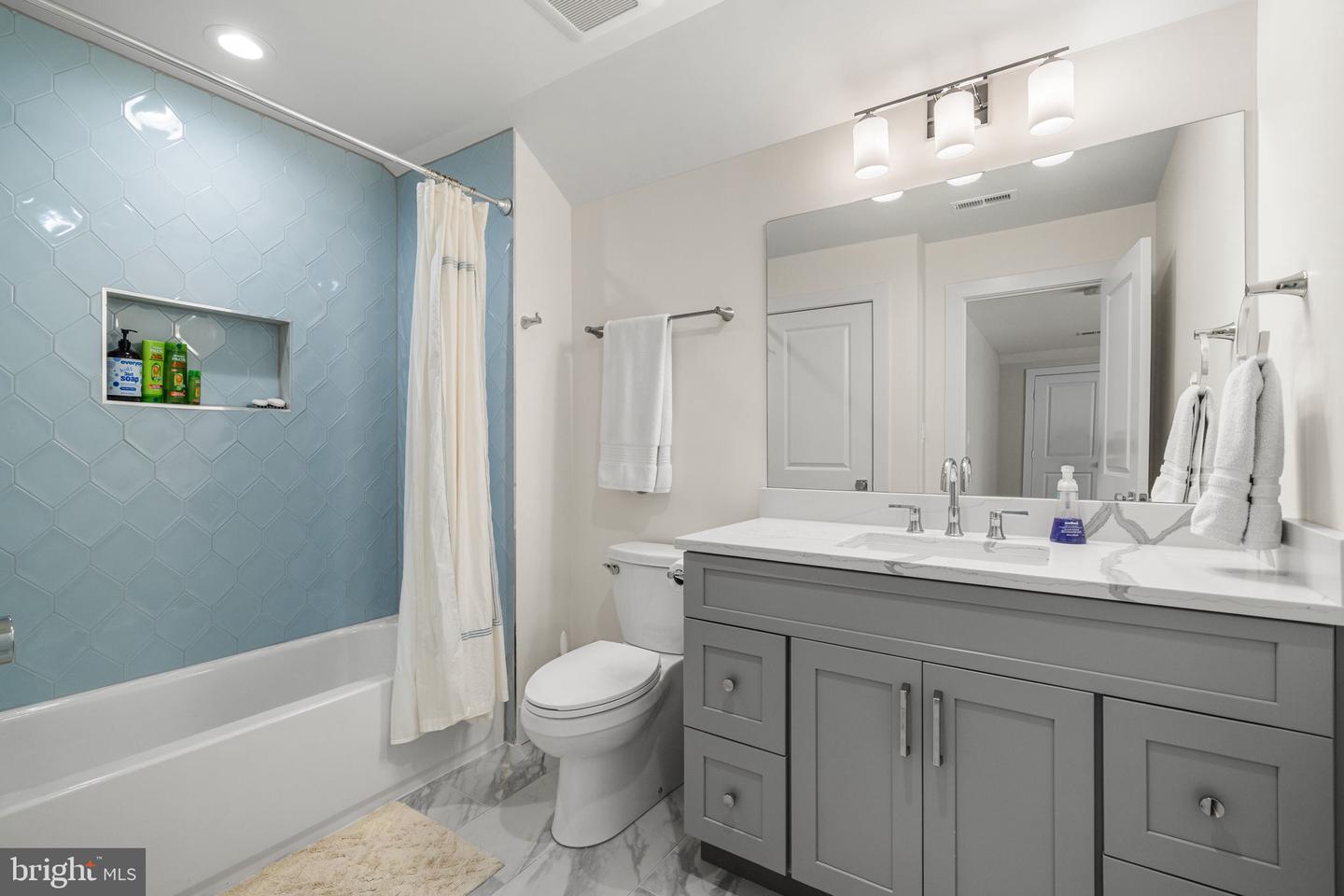 2134 N Stafford St Property Photo 55