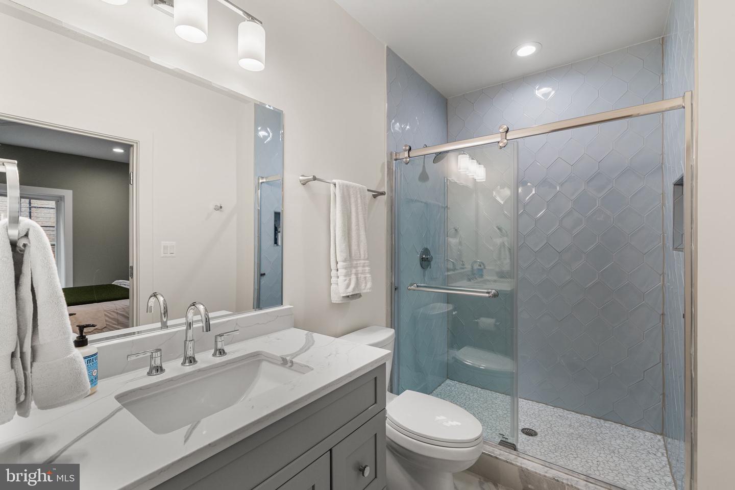 2134 N Stafford St Property Photo 64